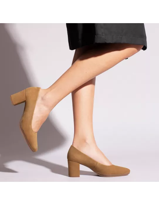 Zapatos URBAN de tacón medio camel