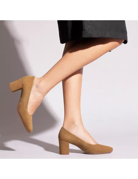 Zapatos URBAN de tacón medio camel
