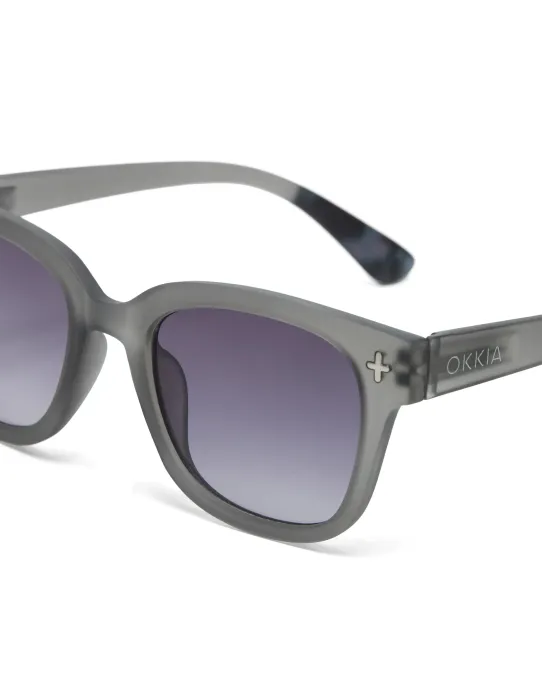 Gafas de Sol Okkia Giovanni Gris | Montura Cuadrada Soft Touch UV 400 | Maldita
