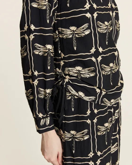 Blusa negra bordado libélulas elegante · PepaLoves