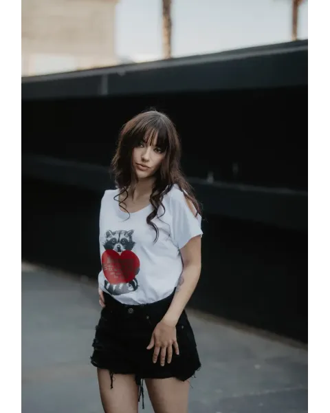 Camiseta Mapache Corazón · Animosa · Colección Amigas