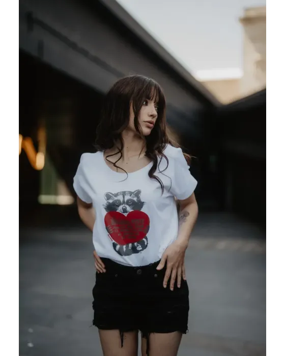 Camiseta Mapache Corazón · Animosa · Colección Amigas