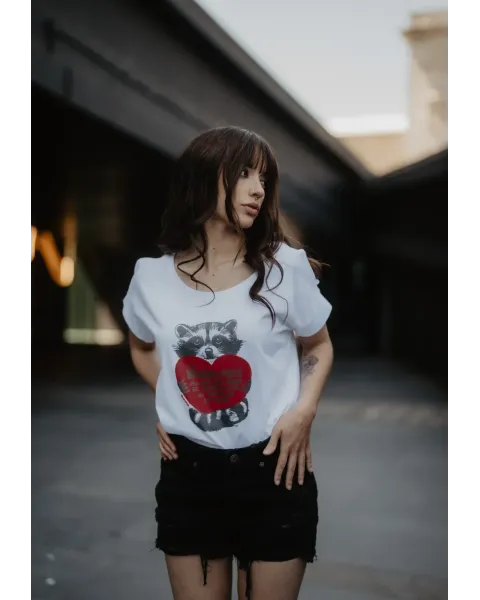Camiseta Mapache Corazón · Animosa · Colección Amigas