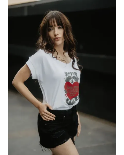 Camiseta Mapache Corazón · Animosa · Colección Amigas