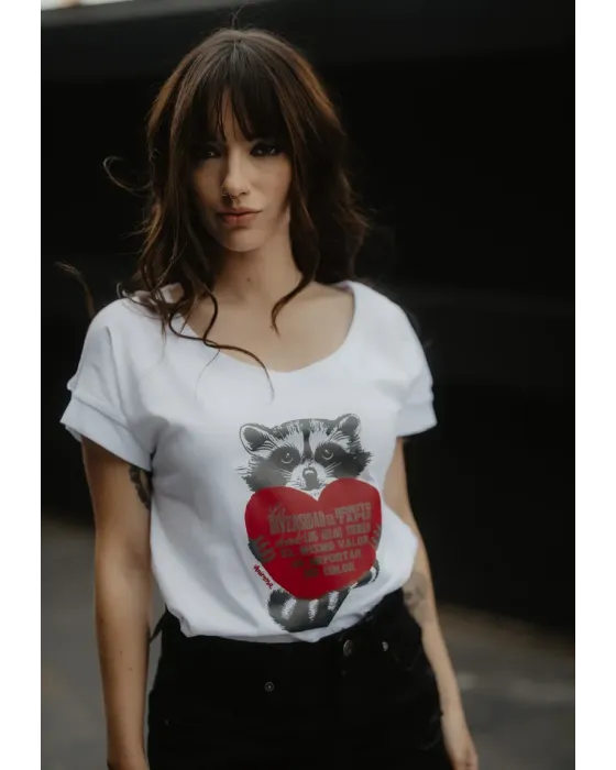 Camiseta Mapache Corazón · Animosa · Colección Amigas