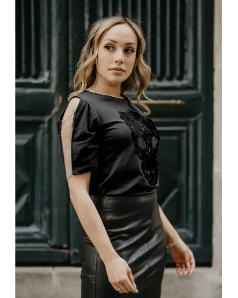 Camiseta Negra Calavera Encaje · Animosa · Colección Amigas