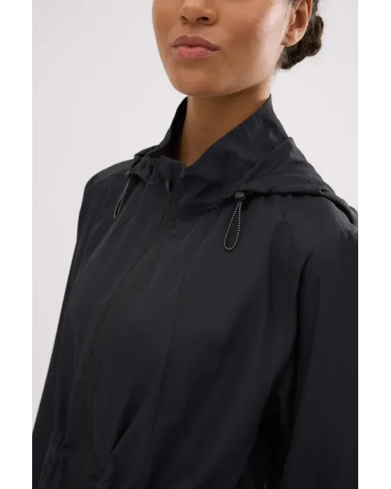 Chaqueta Cortavientos Negra Capucha | Ysabel Mora Sport