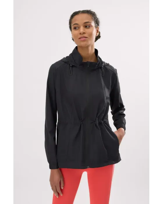 Chaqueta Cortavientos Negra Capucha | Ysabel Mora Sport