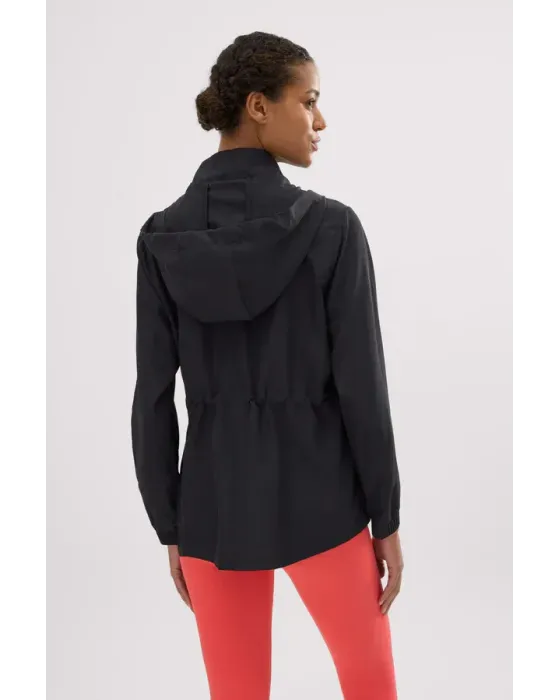 Chaqueta Cortavientos Negra Capucha | Ysabel Mora Sport