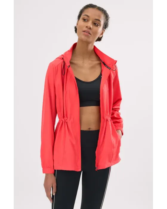 Chaqueta Cortavientos Cayenne Coral Capucha | Ysabel Mora Sport