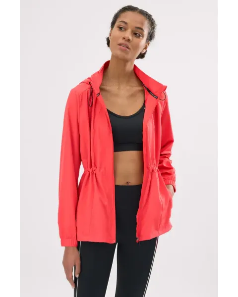 Chaqueta Cortavientos Cayenne Coral Capucha | Ysabel Mora Sport