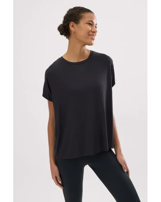 Camiseta Deportiva Fluida Negra | Ysabel Mora Sport