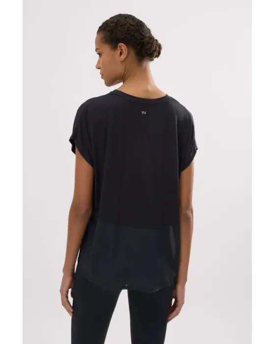 Camiseta Deportiva Fluida Negra | Ysabel Mora Sport