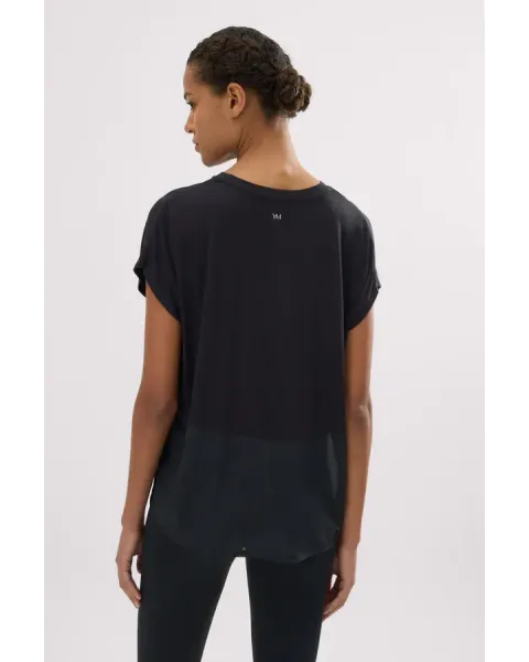 Camiseta Deportiva Fluida Negra | Ysabel Mora Sport
