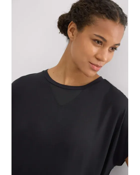 Camiseta Deportiva Fluida Negra | Ysabel Mora Sport