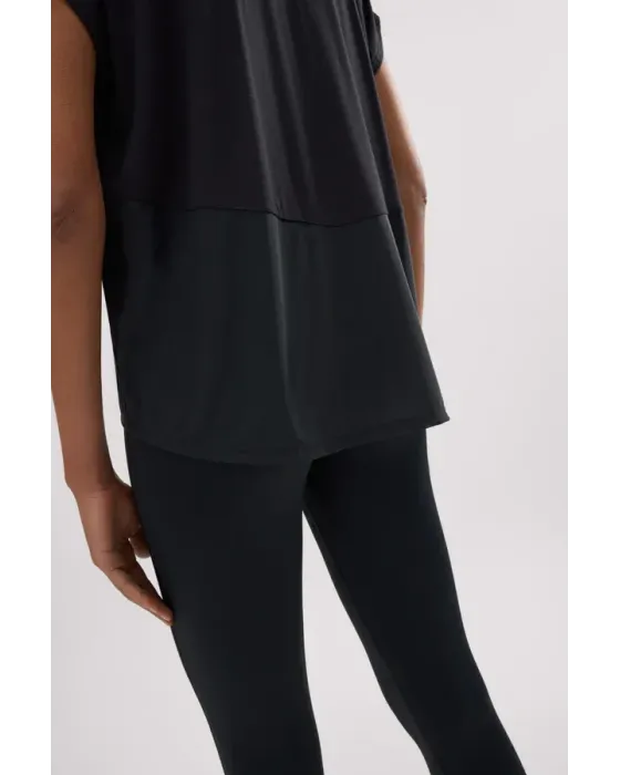 Camiseta Deportiva Fluida Negra | Ysabel Mora Sport