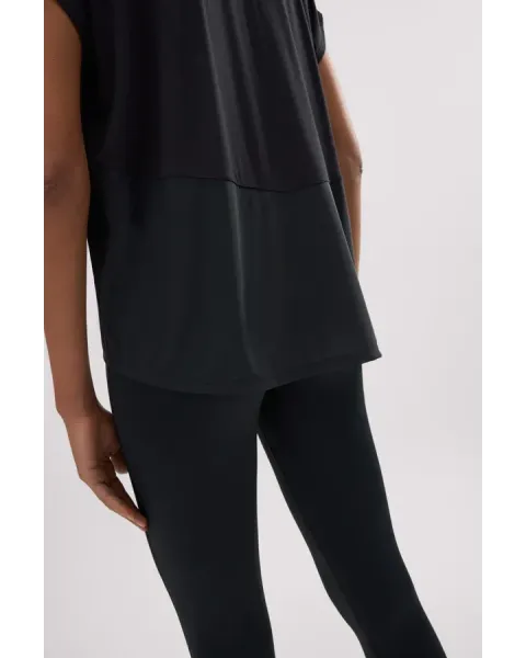 Camiseta Deportiva Fluida Negra | Ysabel Mora Sport