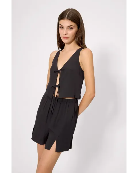 Pantalón Corto Negro Ysabel Mora | 100% Viscosa con Bolsillos