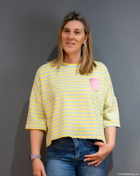 Camiseta Rayas Amarillo y Azul Claro Esenciales Maldita | Talla Única