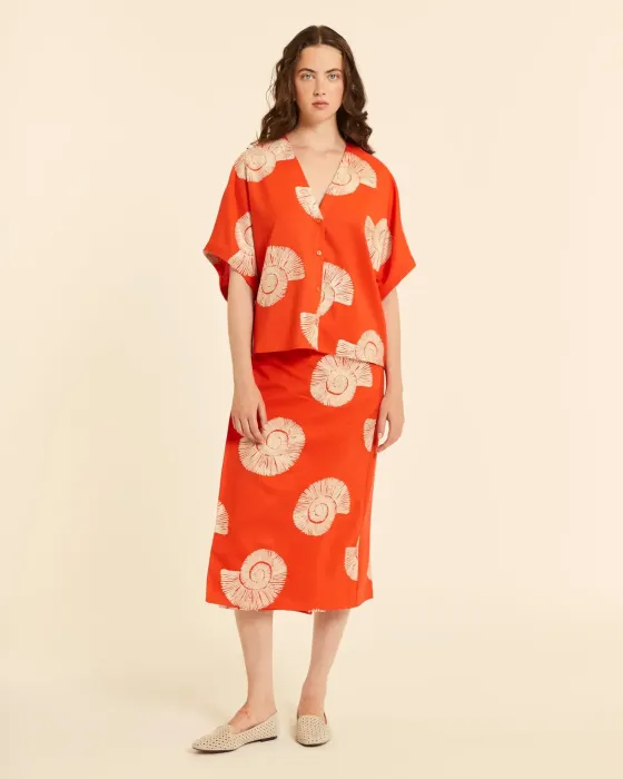 Top Kimono Pepaloves Coral | Bordado Caracolas Marinas | Maldita