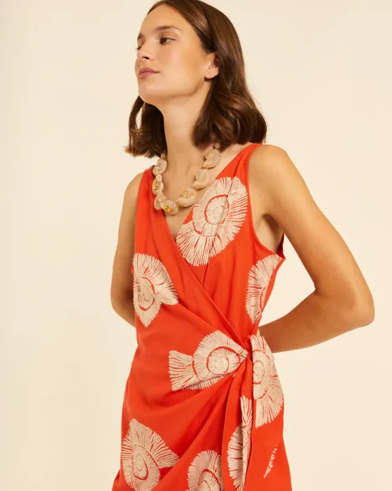Vestido Cruzado Pepaloves Coral | Bordado Caracolas Marinas | Maldita