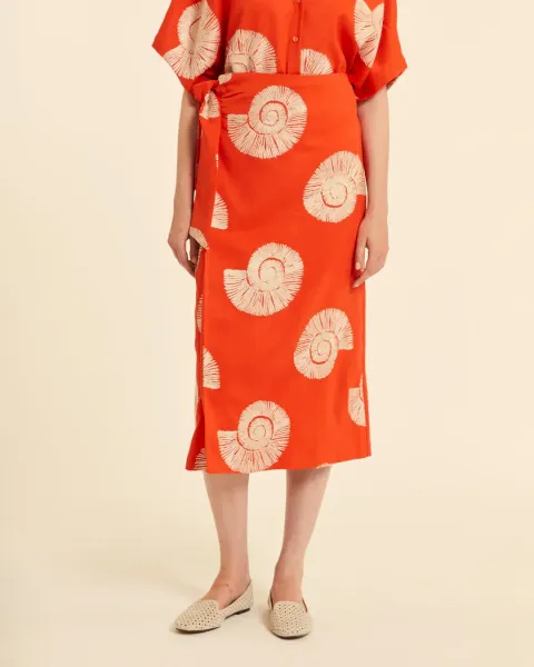 Falda Pareo Pepaloves Coral | Bordado Caracolas Marinas | Maldita
