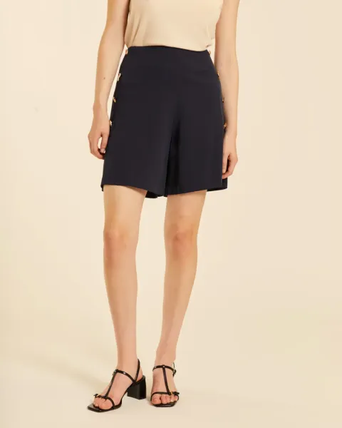 Shorts con Botones Pepaloves Negro | Moda Ética y Fluida | Maldita