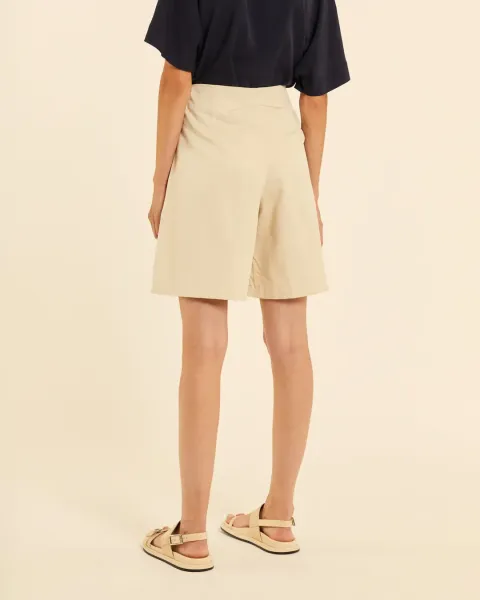 Bermudas con Botones Pepaloves Crema | Moda Sostenible | Maldita