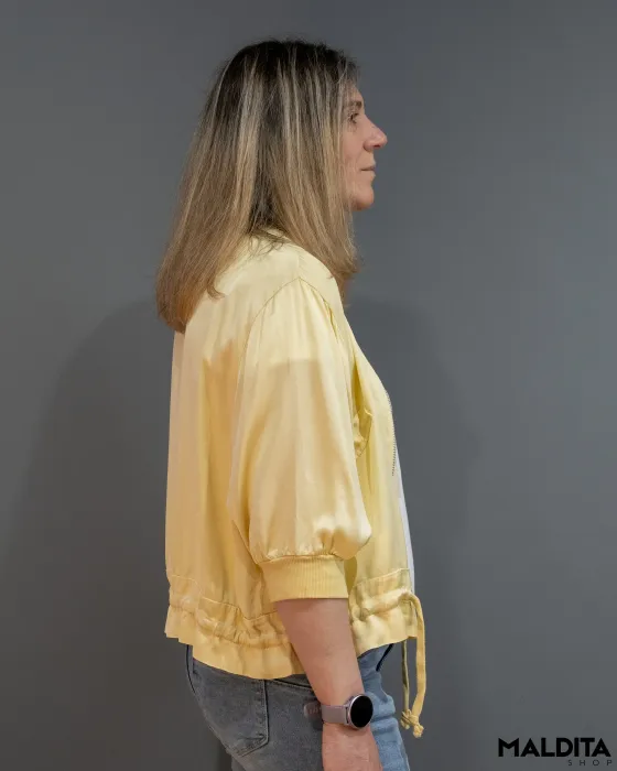 Chaqueta Bomber Satinada Amarillo Suave con Bolsillos | Maldita