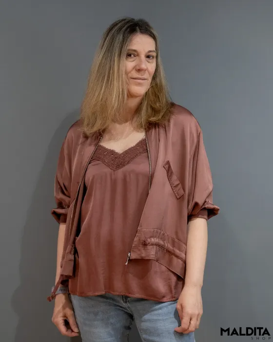 Chaqueta Bomber Satinada Marrón con Bolsillos | Maldita