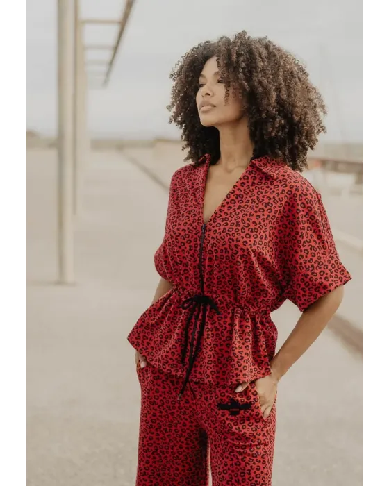 Casaco Peplum Vermelho Animal Print Amour Animosa | Maldita