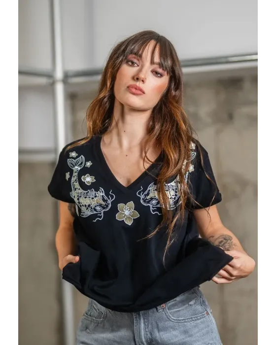 T-shirt Preta de Algodão Carpas Koi Animosa | Fit Oversize | Maldita 2