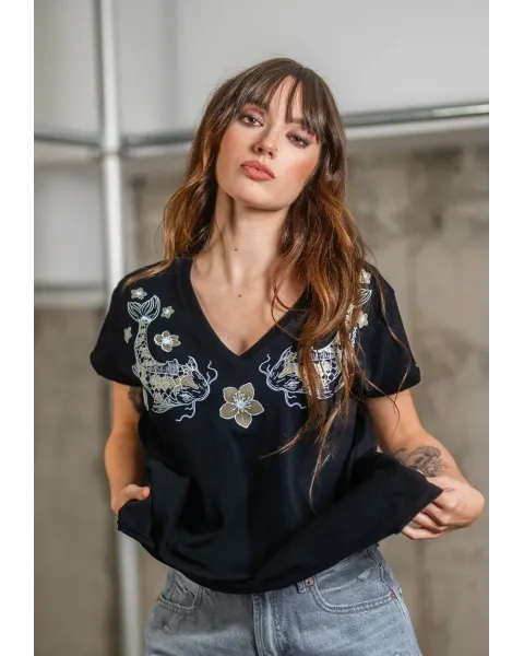 Camiseta Negra de Algodón Carpas Koi Animosa | Fit Oversize | Maldita