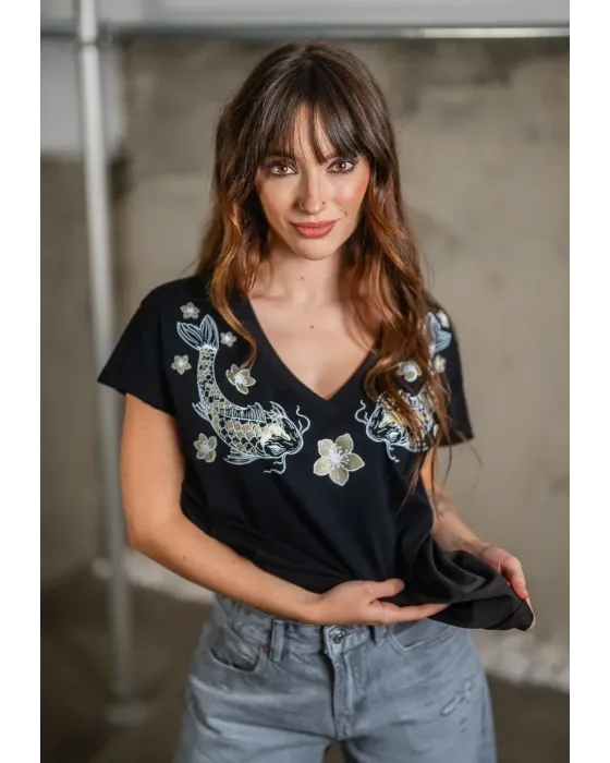Camiseta Negra de Algodón Carpas Koi Animosa | Fit Oversize | Maldita