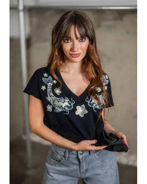 Camiseta Negra de Algodón Carpas Koi Animosa | Fit Oversize | Maldita