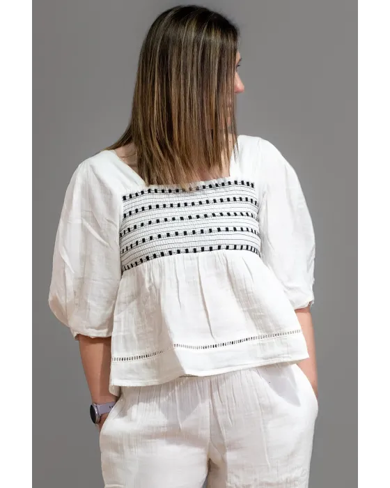 Blusa de Manga Curta Branca Bordada Boho Benome | Maldita