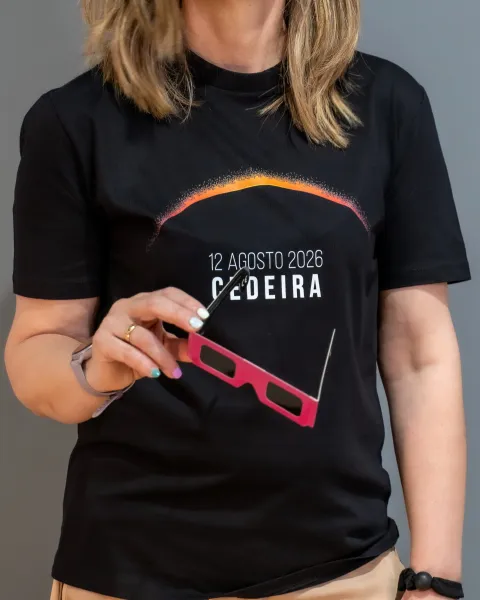 Camiseta Eclipse Cedeira 2026 Negra Unisex | Alma y Origen