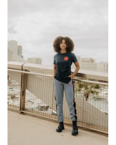 Camiseta Animosa Amapolas Negra Bordada | Moda Mujer