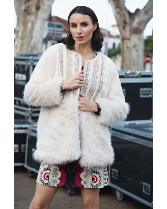 Chaqueta Malalá Roma | Chaqueta crema con detalle bordado