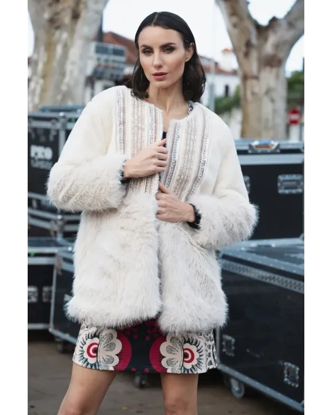 Chaqueta Malalá Roma | Chaqueta crema con detalle bordado