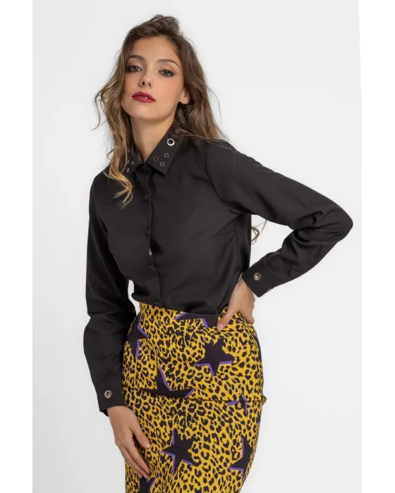 Camisa Lolina ilhós BRILLANDO | Camisa preta