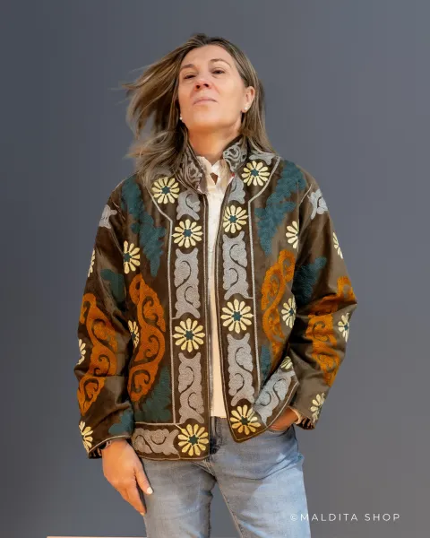 Chaqueta Suzani Bordada Marrón Gris | Esenciales